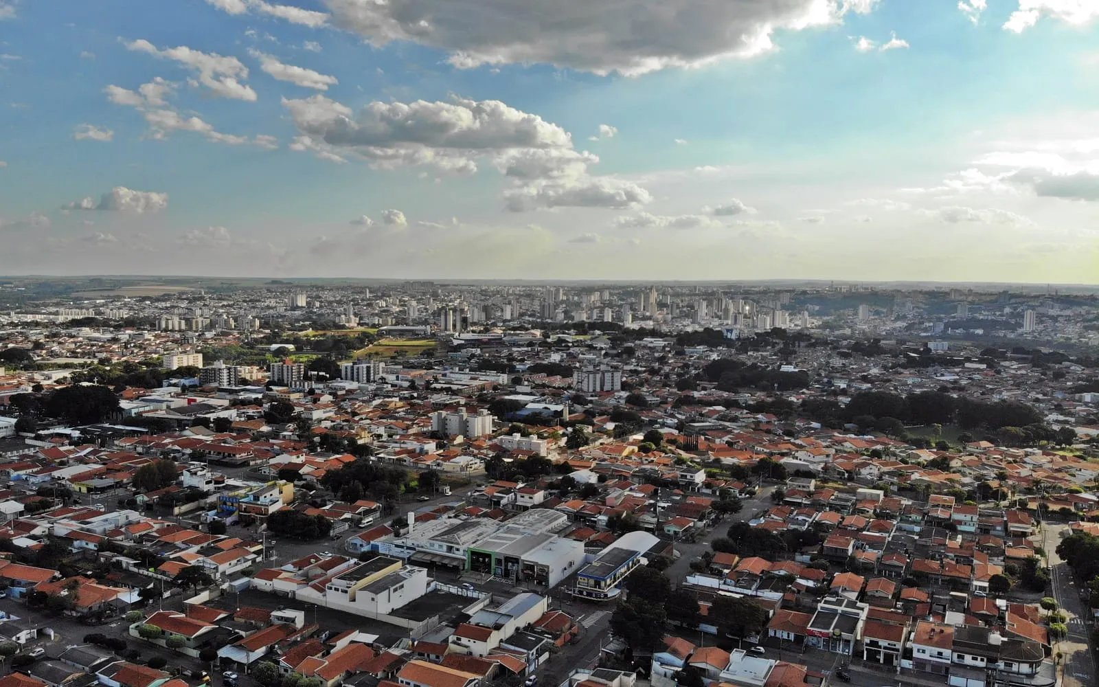 Vista aérea de Americana (SP) no fim de tarde