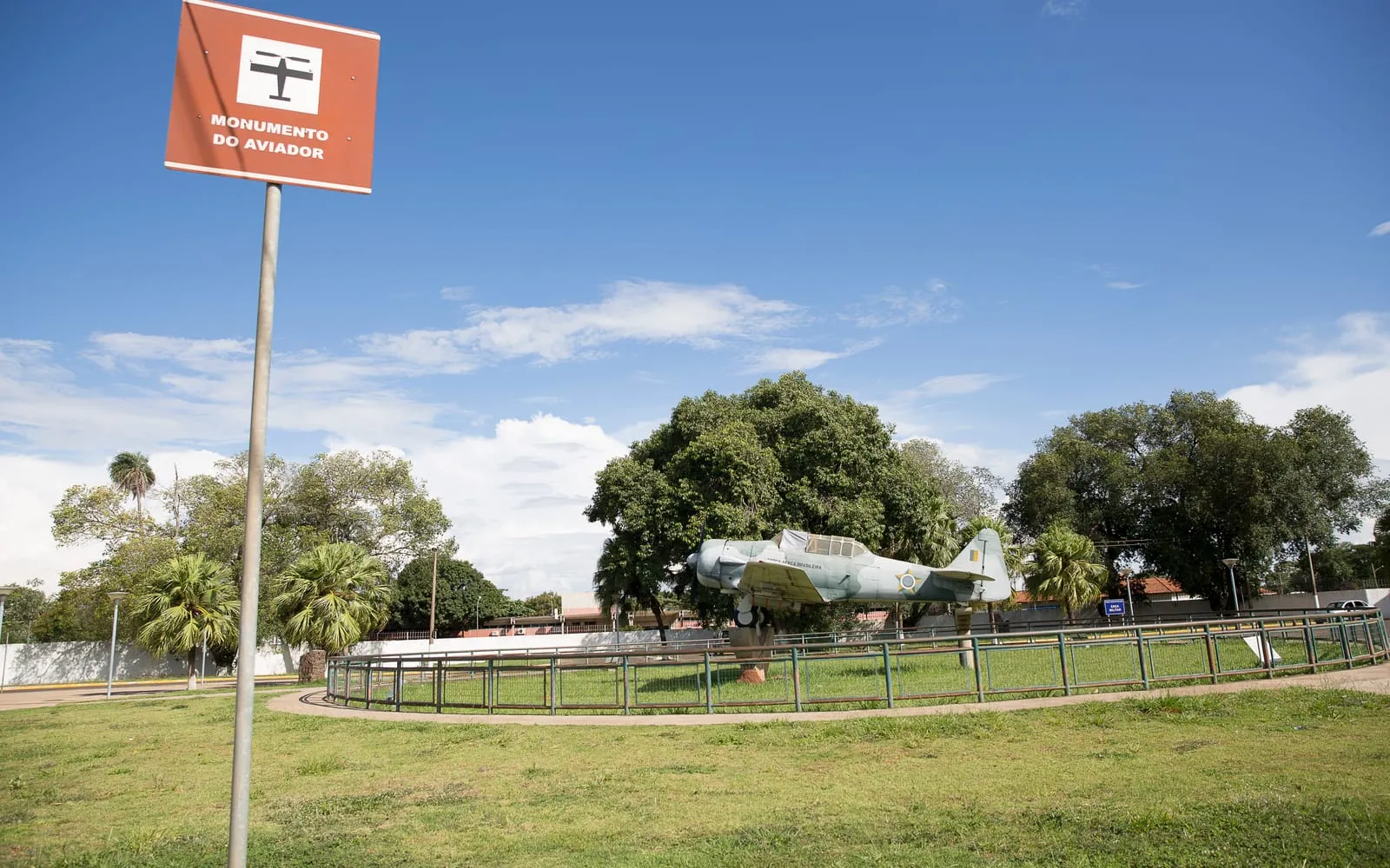 Praça do Aviador, em Campo Grande (MS)