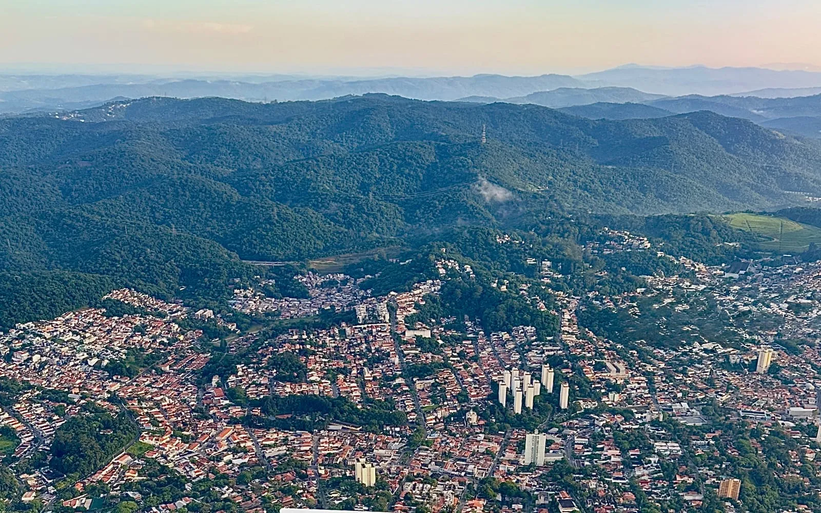 Vista aérea da Serra da Cantareira, na Zona Norte de São Paulo